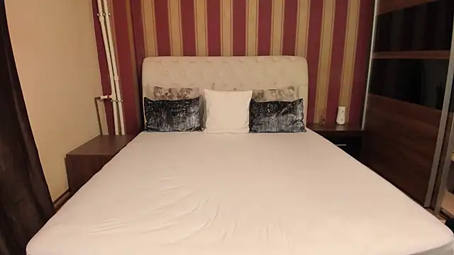 AshPage online show from March 4, 8:59 pm