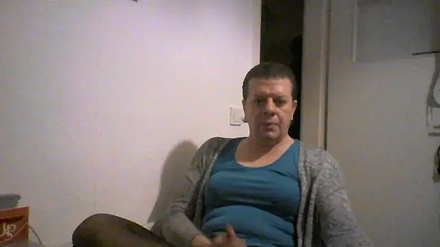 Peternylon1978 online show from December 9, 9:48 pm