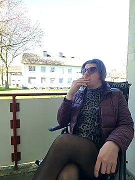 Peternylon1978 online show from April 7, 9:54 am