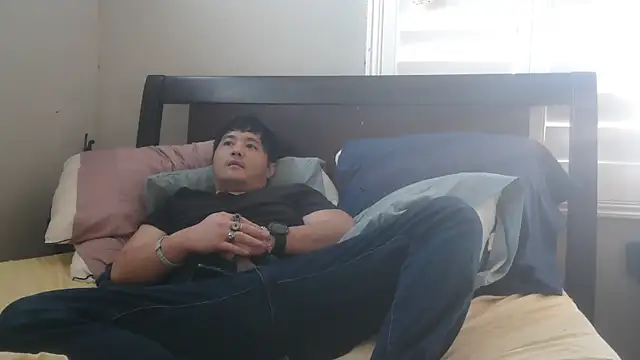 cloudyspun online show from April 11, 11:09 pm