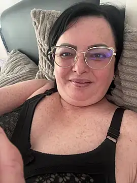 Amandamuller1982 online show from December 19, 7:40 am