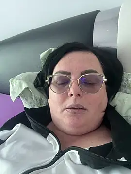 Amandamuller1982 online show from December 30, 1:25 pm