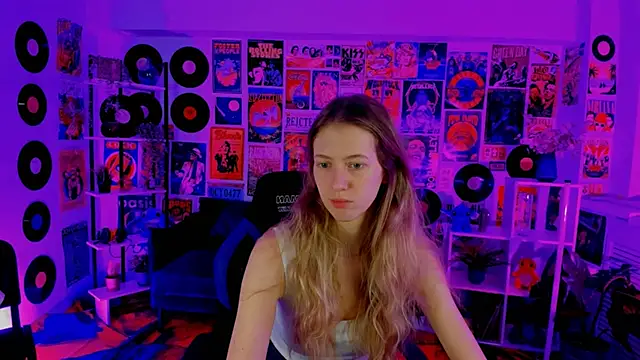 Sharon Evansi online show from December 30, 8:43 am