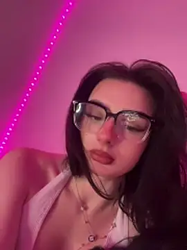 Snapshot of AdelinaAlia chatting on May 16, 8:07 pm AdelinaAlia online show from May 16, 8:07 pm