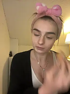 Snapshot of AdelinaAlia chatting on May 28, 8:28 pm AdelinaAlia online show from May 28, 8:28 pm