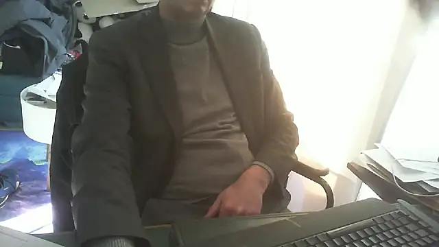 shyfrenchcock1 online show from March 16, 8:29 am