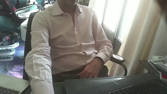 Snapshot of shyfrenchcock1 chatting on April 21, 3:07 pm shyfrenchcock1 online show from April 21, 3:07 pm