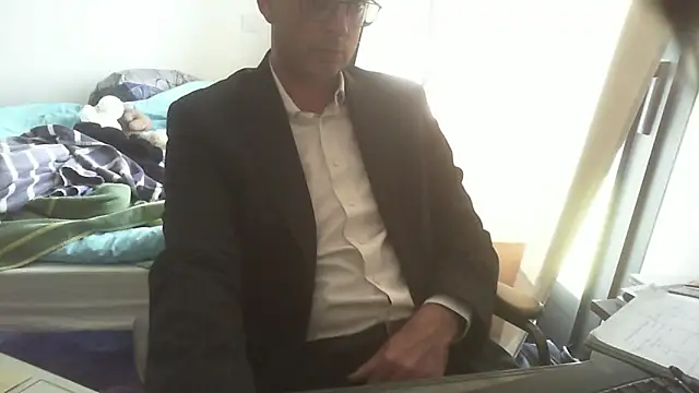 Snapshot of shyfrenchcock1 chatting on May 26, 12:23 pm shyfrenchcock1 online show from May 26, 12:23 pm