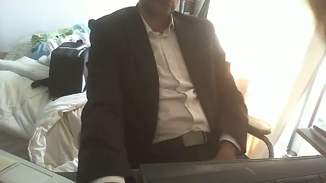 Snapshot of shyfrenchcock1 chatting on May 28, 8:22 am shyfrenchcock1 online show from May 28, 8:22 am