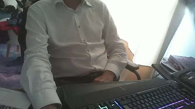 Snapshot of shyfrenchcock1 chatting on June 11, 12:58 pm shyfrenchcock1 online show from June 11, 12:58 pm