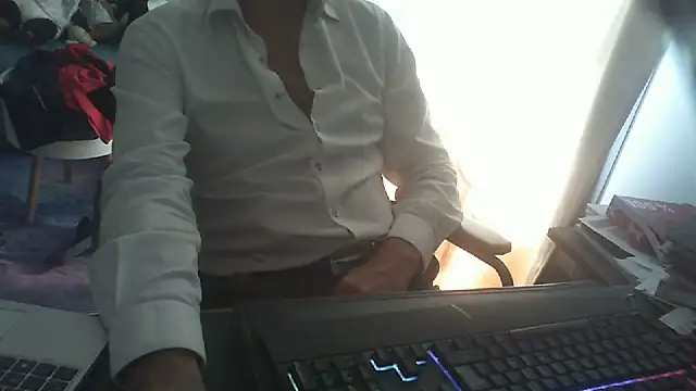 Snapshot of shyfrenchcock1 chatting on June 12, 9:08 am shyfrenchcock1 online show from June 12, 9:08 am
