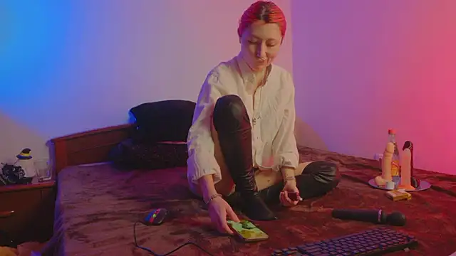 Snapshot of Bloom-fairy chatting on February 2, 2:16 pm Bloom-fairy online show from February 2, 2:16 pm