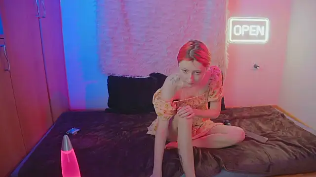 Snapshot of Bloom-fairy chatting on February 4, 2:01 pm Bloom-fairy online show from February 4, 2:01 pm