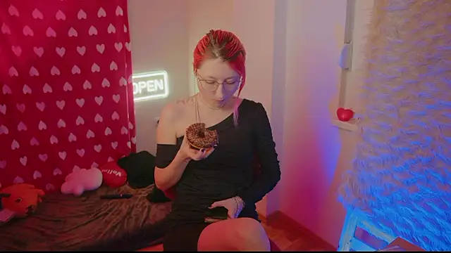 Snapshot of Bloom-fairy chatting on February 15, 2:47 pm Bloom-fairy online show from February 15, 2:47 pm