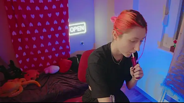 Snapshot of Bloom-fairy chatting on February 16, 1:51 pm Bloom-fairy online show from February 16, 1:51 pm