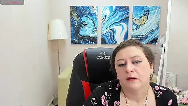 Snapshot of Dolorys chatting on December 22, 5:34 am Dolorys online show from December 22, 5:34 am