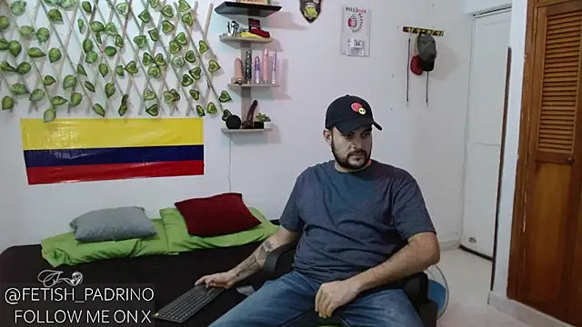 Snapshot of fetish_padrino chatting on February 24, 10:47 pm fetish padrino online show from February 24, 10:47 pm