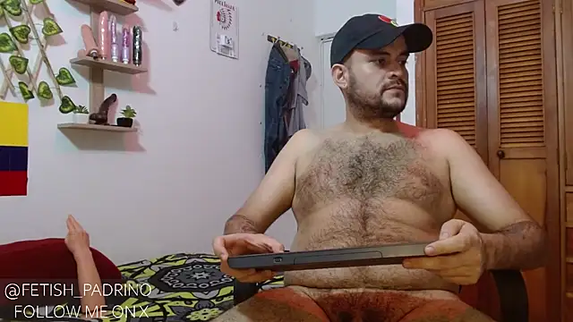 Snapshot of fetish_padrino chatting on March 6, 3:46 am fetish padrino online show from March 6, 3:46 am