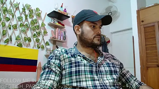 Snapshot of fetish_padrino chatting on March 15, 3:29 am fetish padrino online show from March 15, 3:29 am