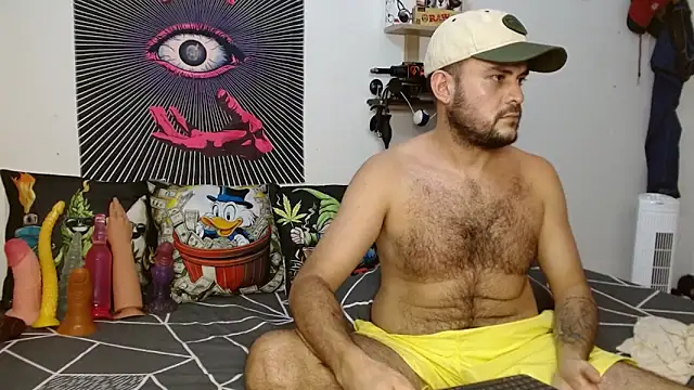 Snapshot of fetish_padrino chatting on September 22, 11:07 pm fetish padrino online show from September 22, 11:07 pm