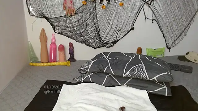 Snapshot of fetish_padrino chatting on October 2, 3:13 am fetish padrino online show from October 2, 3:13 am