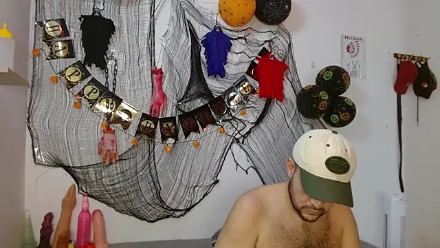 Snapshot of fetish_padrino chatting on October 2, 8:27 pm fetish padrino online show from October 2, 8:27 pm