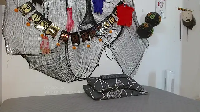 Snapshot of fetish_padrino chatting on October 3, 2:03 pm fetish padrino online show from October 3, 2:03 pm