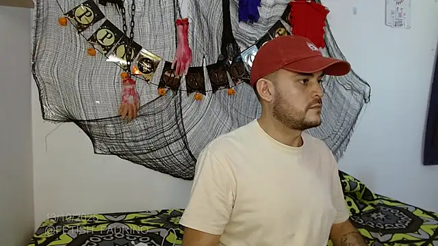 Snapshot of fetish_padrino chatting on October 13, 2:06 pm fetish padrino online show from October 13, 2:06 pm