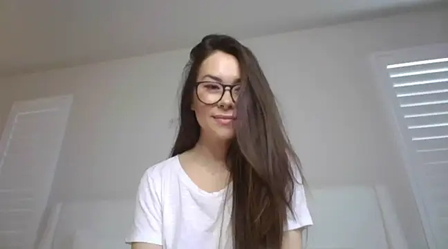 Snapshot of mixedasiangirl chatting on March 17, 7:04 pm mixedasiangirl online show from March 17, 7:04 pm