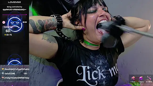 Snapshot of la_mazona chatting on March 20, 1:57 am la mazona online show from March 20, 1:57 am