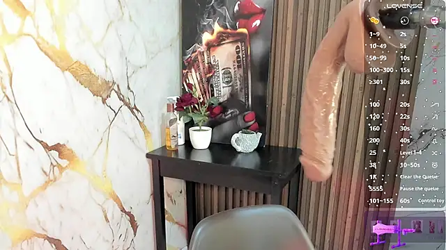 Snapshot of la_mazona chatting on May 4, 7:10 pm la mazona online show from May 4, 7:10 pm
