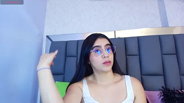 Amy wats0n online show from March 30, 7:15 pm