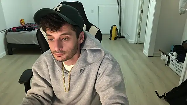 Snapshot of Dylansd chatting on November 9, 12:09 am Dylansd online show from November 9, 12:09 am