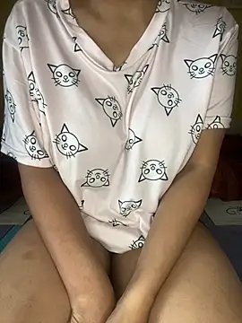 Snapshot of cum-to-nicky chatting on December 25, 6:09 am cum-to-nicky online show from December 25, 6:09 am