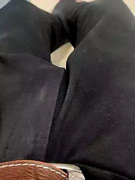 Snapshot of themostnaughtiestguyy chatting on October 16, 9:32 am themostnaughtiestguyy online show from October 16, 9:32 am