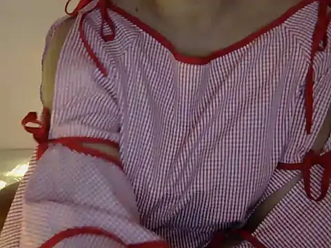 Snapshot of diva-22 chatting on December 13, 10:08 am diva-22 online show from December 13, 10:08 am