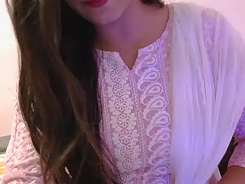 Snapshot of diva-22 chatting on February 24, 3:42 pm diva-22 online show from February 24, 3:42 pm