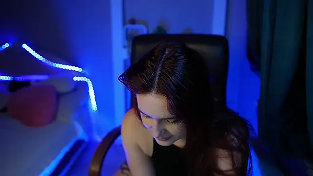 LisaElfy online show from February 6, 4:54 pm