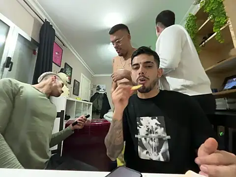 Chicos defiesta online show from January 7, 9:25 pm