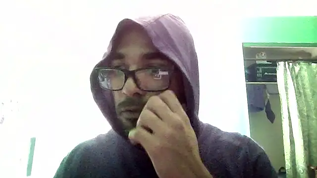 Snapshot of _______the chatting on December 13, 7:53 pm the online show from December 13, 7:53 pm