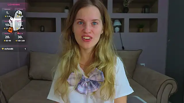 Snapshot of LinaCristonsen chatting on October 25, 2:24 pm LinaCristonsen online show from October 25, 2:24 pm