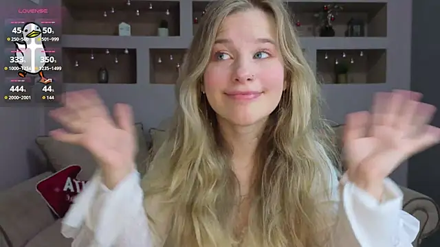 Snapshot of LinaCristonsen chatting on November 25, 2:06 pm LinaCristonsen online show from November 25, 2:06 pm