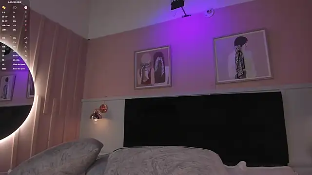 Snapshot of elodie_walker chatting on July 17, 12:28 am elodie walker online show from July 17, 12:28 am