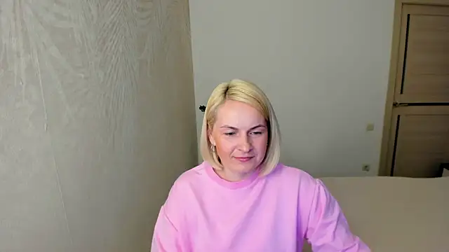 Snapshot of Alicee_Gracee chatting on April 25, 6:38 pm Alicee Gracee online show from April 25, 6:38 pm