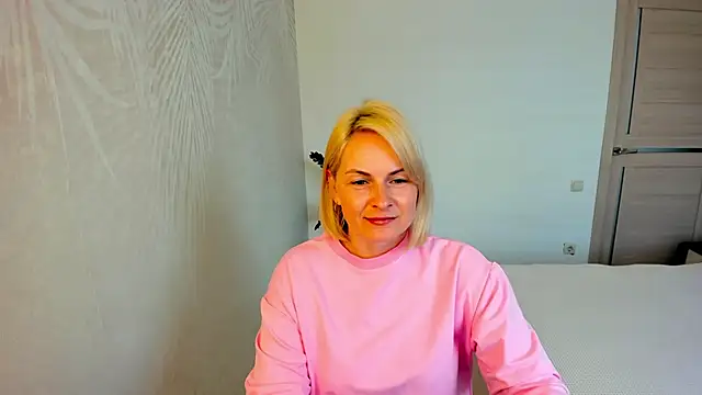 Snapshot of Alicee_Gracee chatting on April 28, 8:41 am Alicee Gracee online show from April 28, 8:41 am