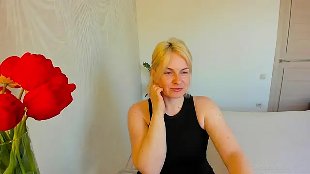 Snapshot of Alicee_Gracee chatting on April 29, 8:29 am Alicee Gracee online show from April 29, 8:29 am