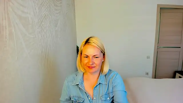 Snapshot of Alicee_Gracee chatting on May 22, 10:43 am Alicee Gracee online show from May 22, 10:43 am