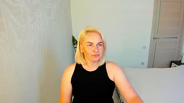 Snapshot of Alicee_Gracee chatting on June 7, 11:25 am Alicee Gracee online show from June 7, 11:25 am