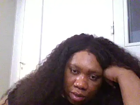 Snapshot of bonbonaumiel chatting on December 4, 12:52 am bonbonaumiel online show from December 4, 12:52 am