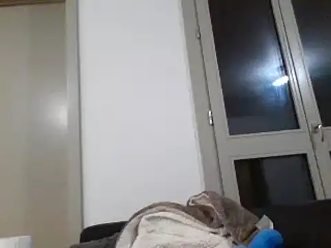 Snapshot of bonbonaumiel chatting on December 28, 3:47 am bonbonaumiel online show from December 28, 3:47 am